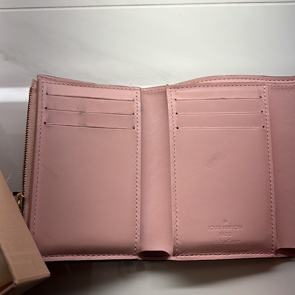 Authentic monogram vernis wallet - Picture 8 of 12